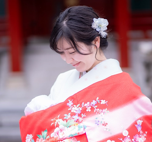 女生参拜神社礼包