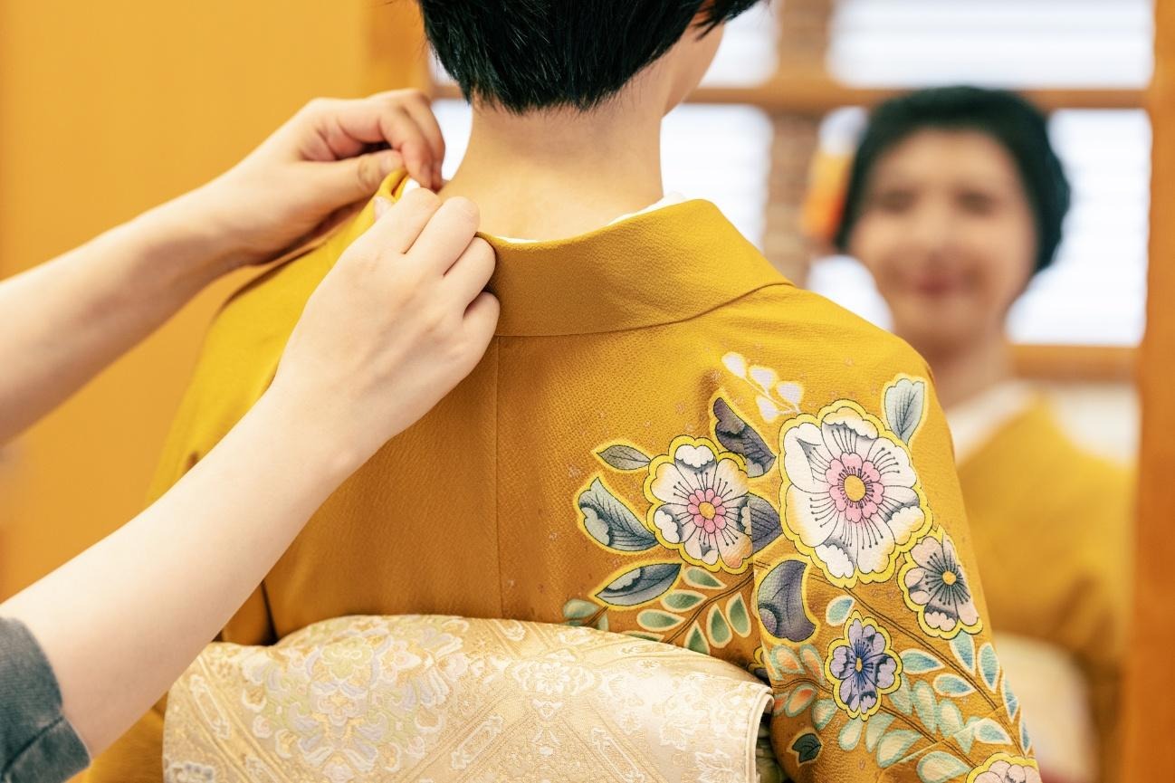 人, 屋内, 男, テーブル が含まれている画像
AI 生成コンテンツは誤りを含む可能性があります。