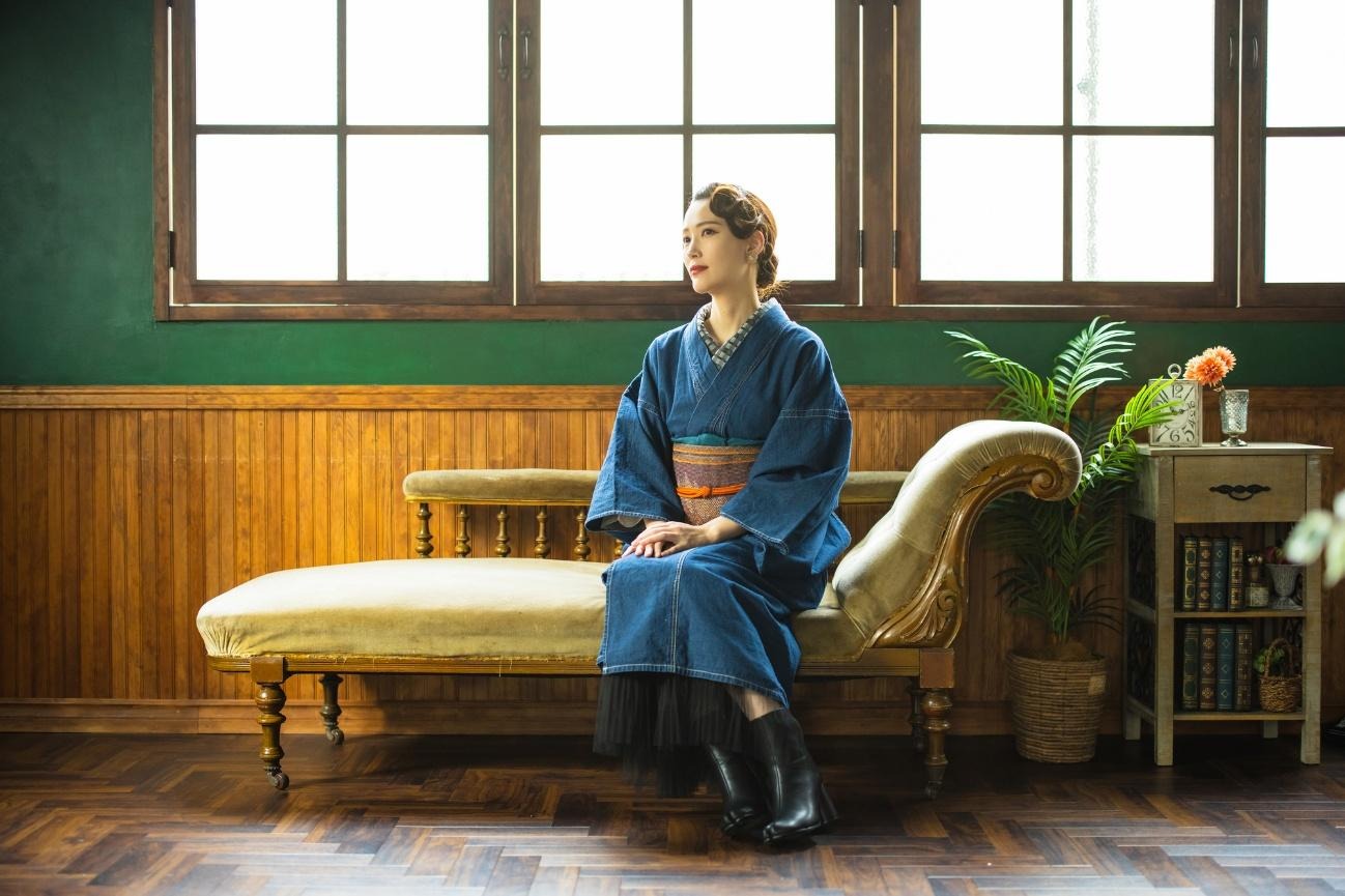 窓, 座る, 人, 建物 が含まれている画像

AI 生成コンテンツは誤りを含む可能性があります。