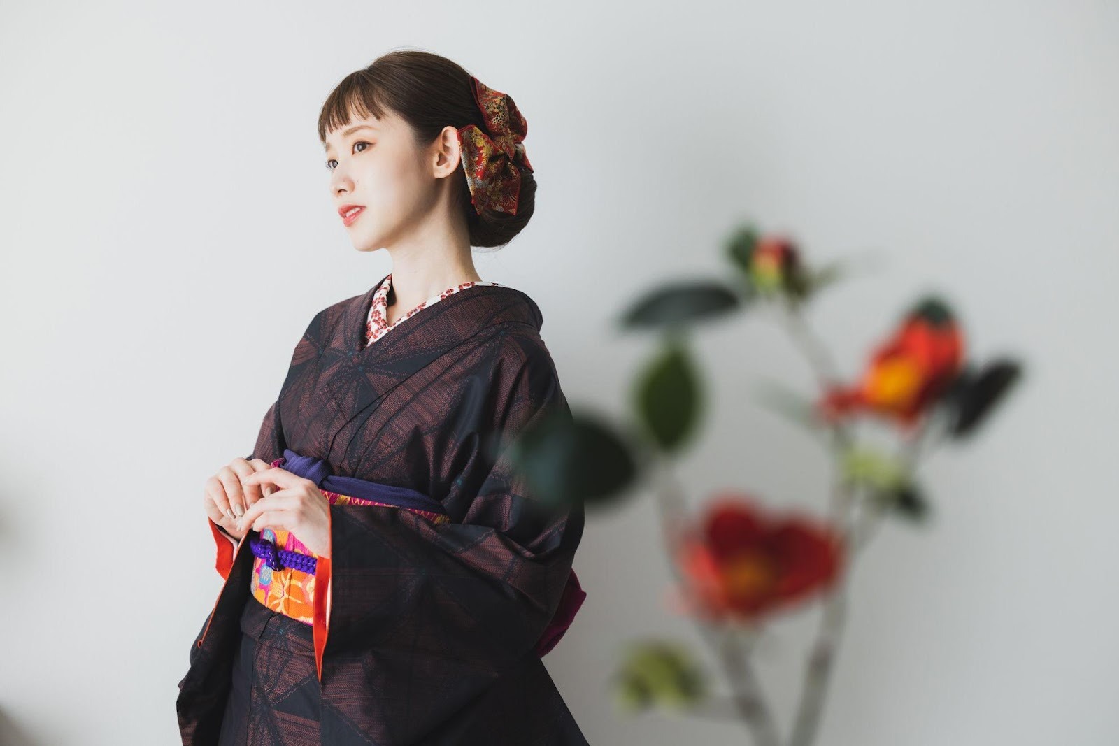 赤いドレスを着た女性
AI 生成コンテンツは誤りを含む可能性があります。