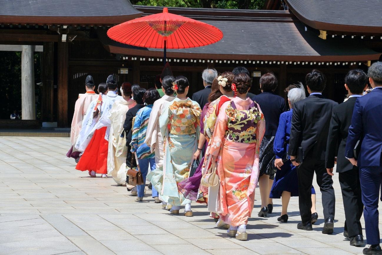 歩道に立っている人たち

AI 生成コンテンツは誤りを含む可能性があります。