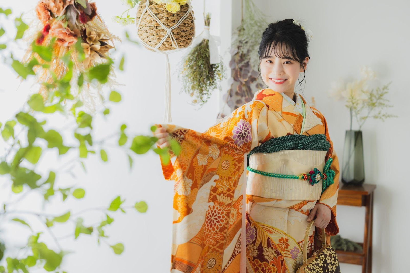 ドレスを着た少女
AI 生成コンテンツは誤りを含む可能性があります。