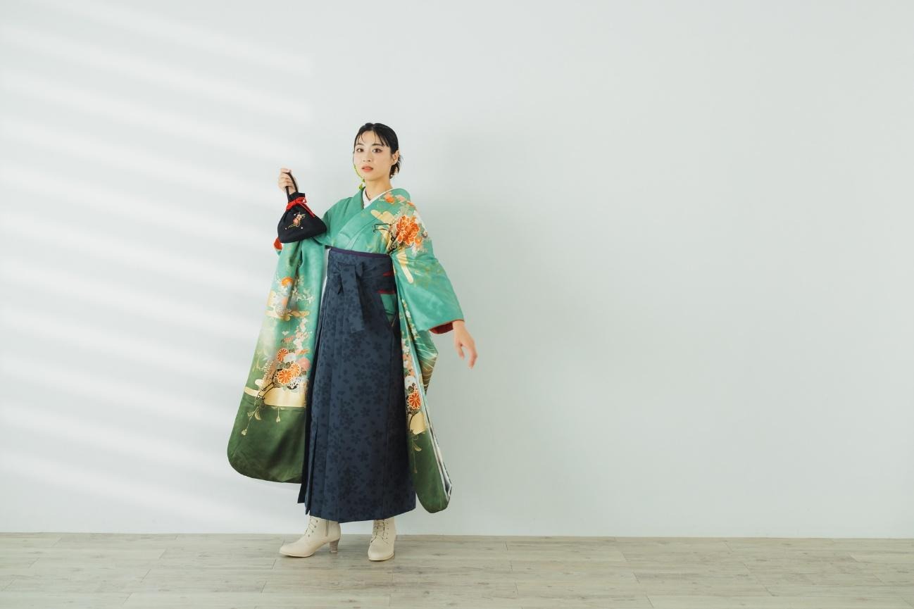 ドレスを着てポーズをとっている人

AI 生成コンテンツは誤りを含む可能性があります。