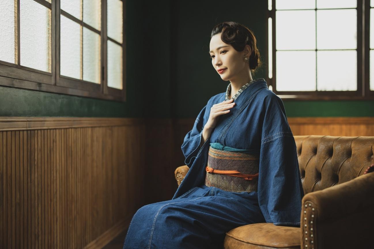 人, 窓, 屋内, 座る が含まれている画像

AI 生成コンテンツは誤りを含む可能性があります。